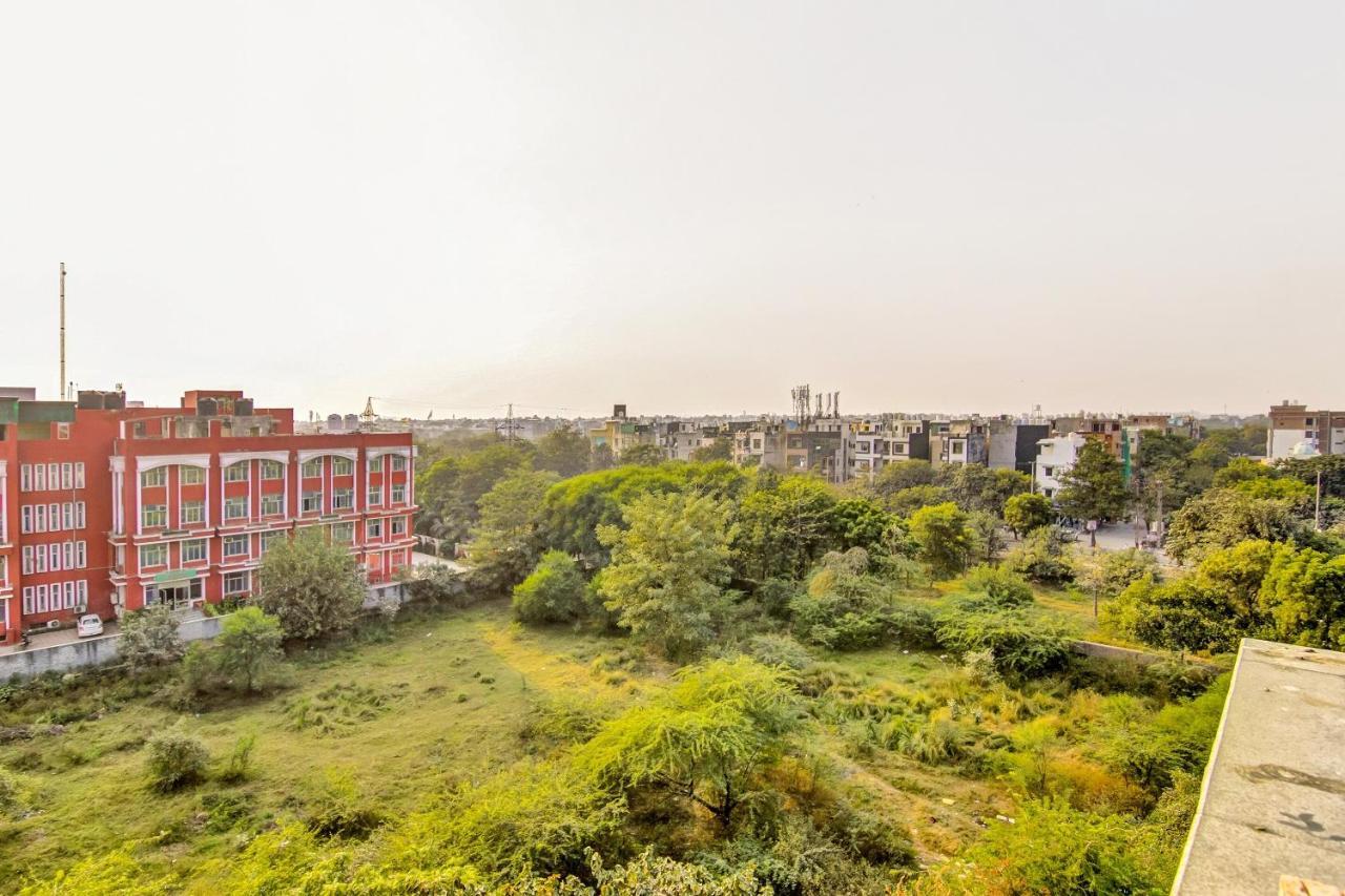 Flagship Hotel Secret Mirage Near Rithala Metro Station 新德里 外观 照片