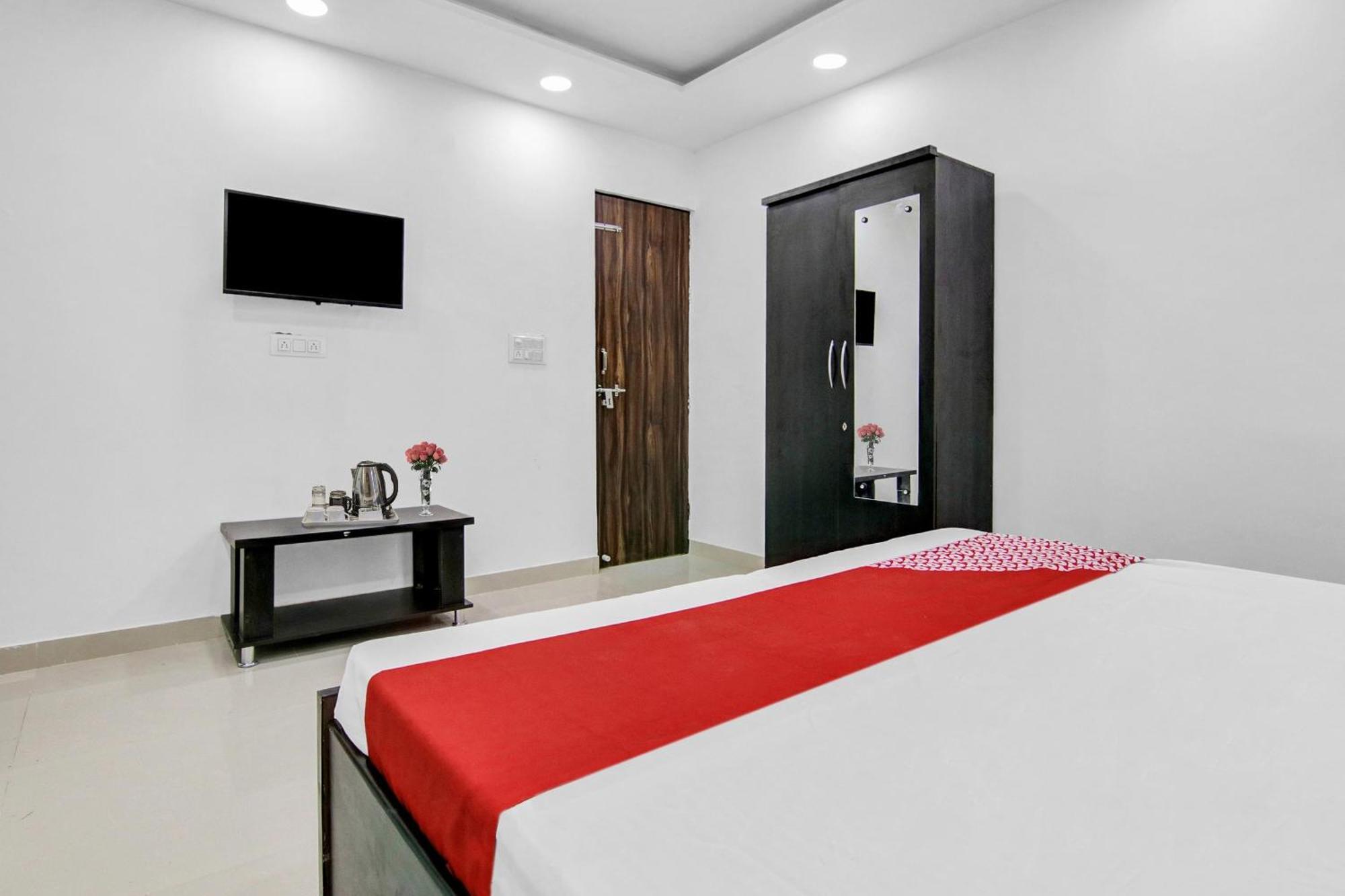 Flagship Hotel Secret Mirage Near Rithala Metro Station 新德里 外观 照片