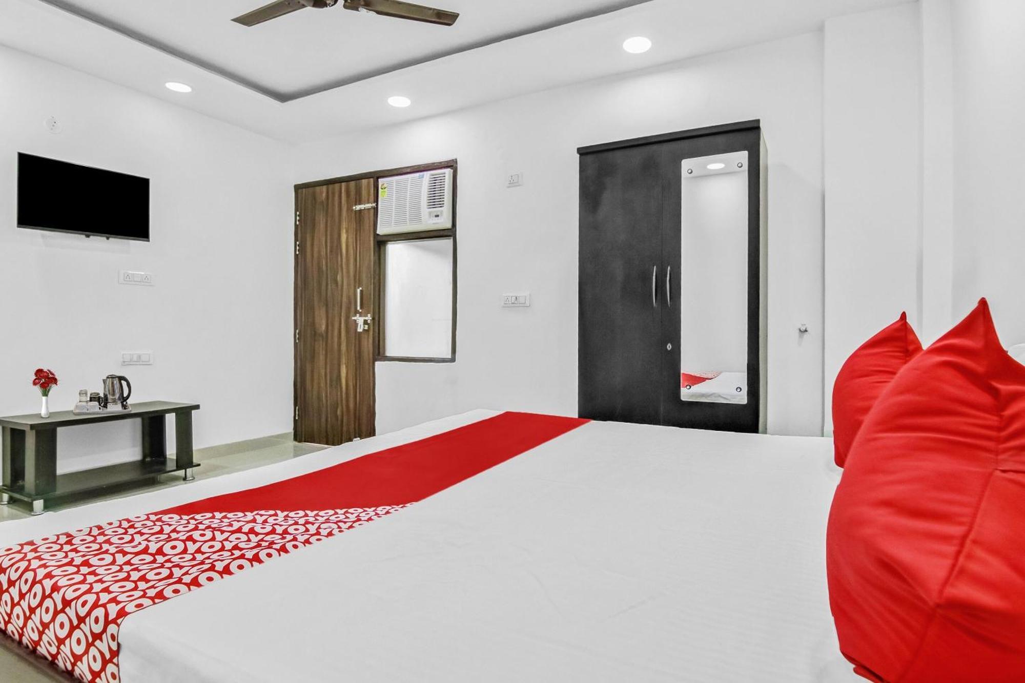 Flagship Hotel Secret Mirage Near Rithala Metro Station 新德里 外观 照片