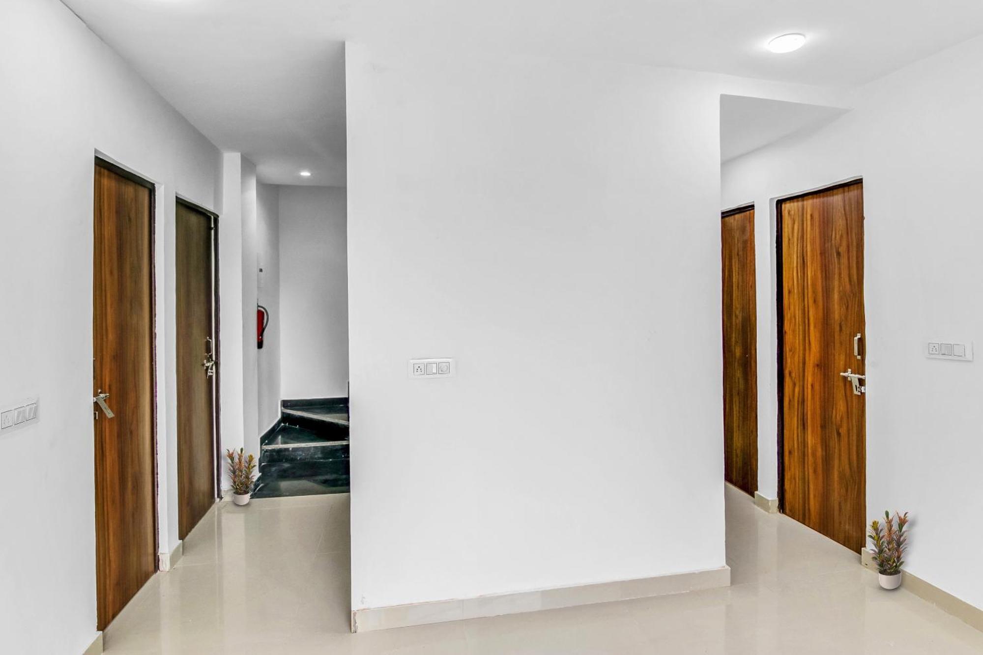 Flagship Hotel Secret Mirage Near Rithala Metro Station 新德里 外观 照片