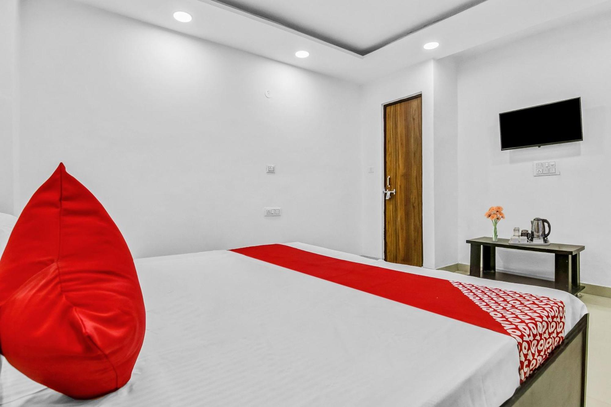 Flagship Hotel Secret Mirage Near Rithala Metro Station 新德里 外观 照片