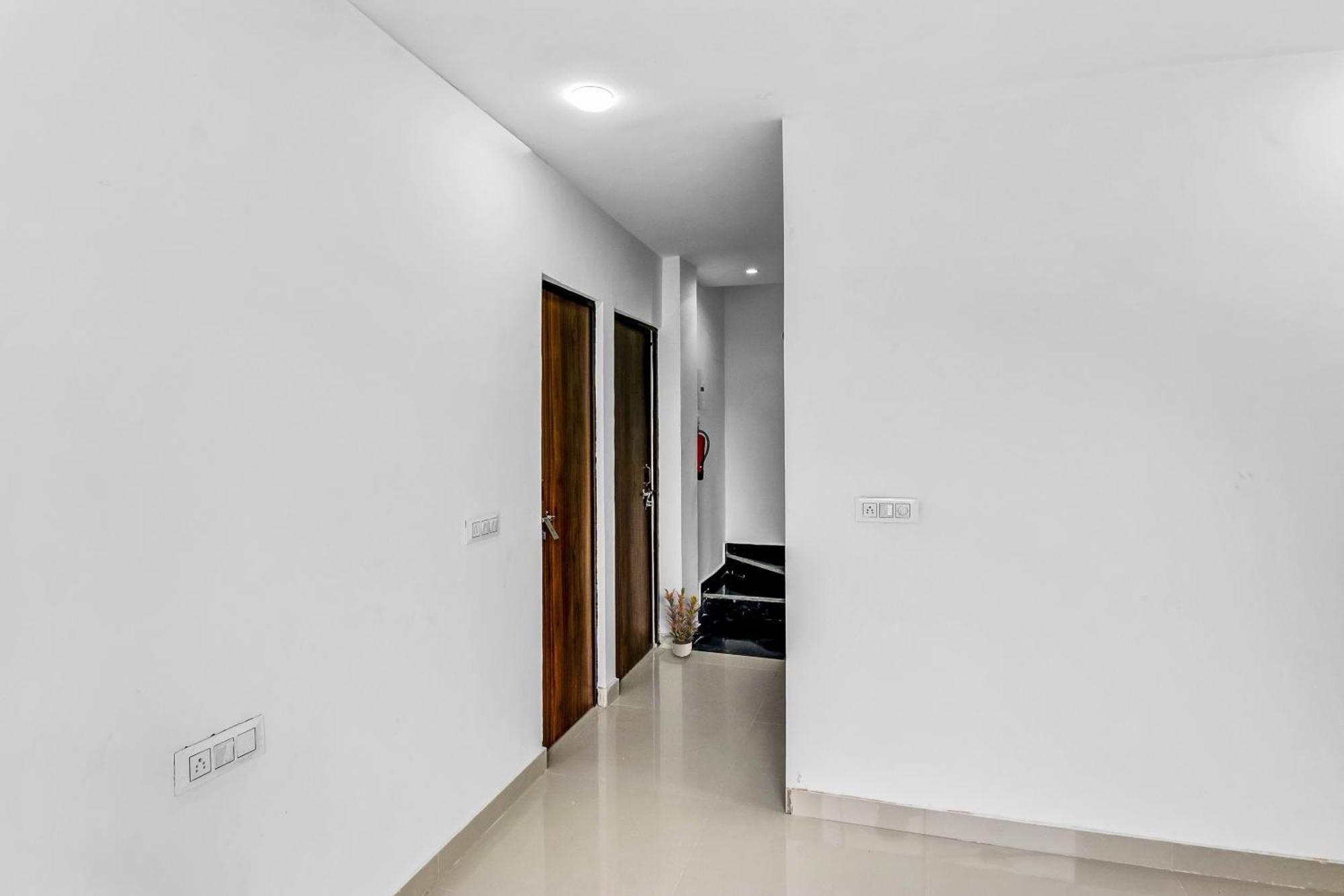 Flagship Hotel Secret Mirage Near Rithala Metro Station 新德里 外观 照片