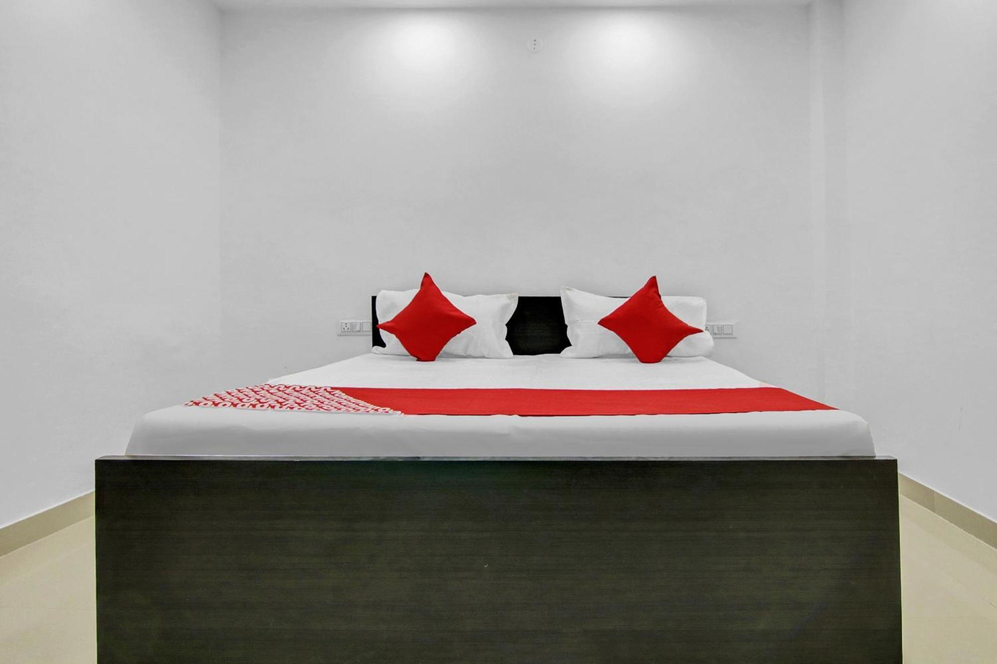 Flagship Hotel Secret Mirage Near Rithala Metro Station 新德里 外观 照片