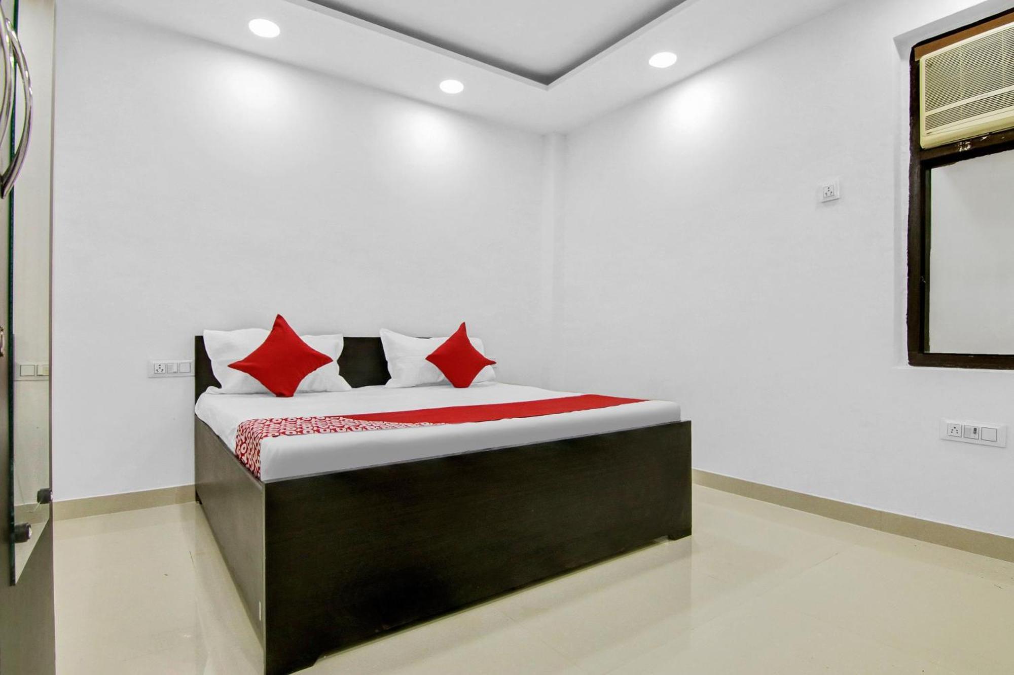 Flagship Hotel Secret Mirage Near Rithala Metro Station 新德里 外观 照片